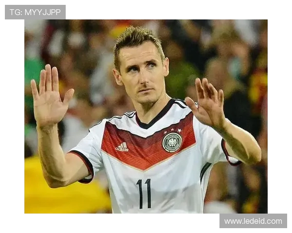 米罗斯拉夫·克洛泽：德国足球传奇射手的职业生涯与世界杯历史成就