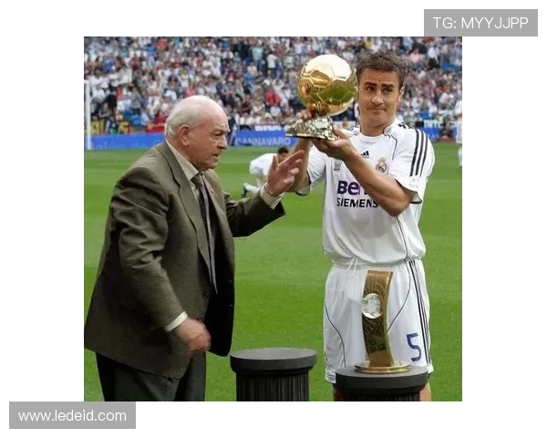 法比奥卡纳瓦罗的绿茵传奇与意大利足球辉煌岁月再现