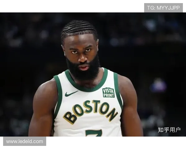 独行侠与凯尔特人强强对话 精彩对决引爆篮球激情