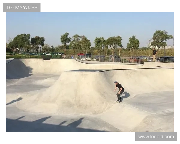 南京滑板队包夹战术深度解析与实战应用探讨