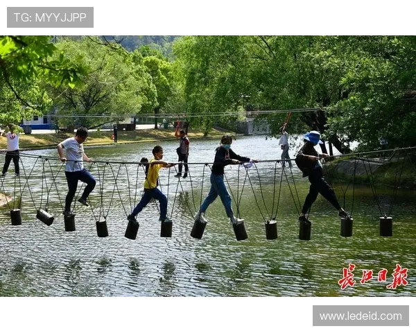 重庆极限运动队揭秘:挑战极限的激情与坚持之旅 重庆极限运动队揭秘:挑战极限的激情与坚持之旅