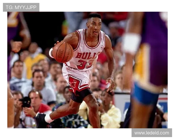 斯科蒂·皮蓬：从球场英雄到篮球历史的永恒传奇