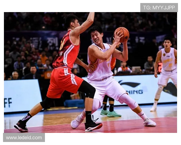 深圳马可波罗队与对手激烈对决 展现顽强拼搏精神与高水平竞技状态